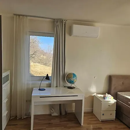 Appartamento Apartmann Gyonyoru Kilatassal