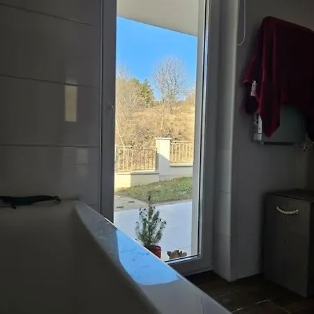 Apartmann Gyonyoru Kilatassal Appartamento
