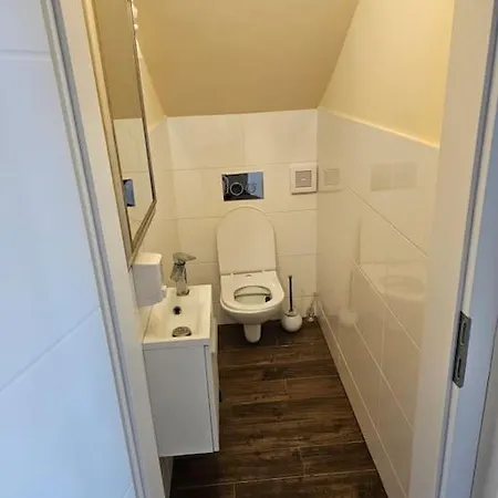 Apartmann Gyonyoru Kilatassal Appartamento *