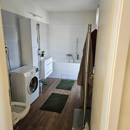 Appartamento Apartmann Gyonyoru Kilatassal *