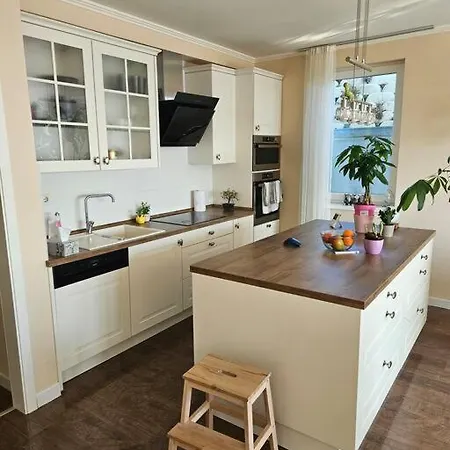 Apartmann Gyonyoru Kilatassal *