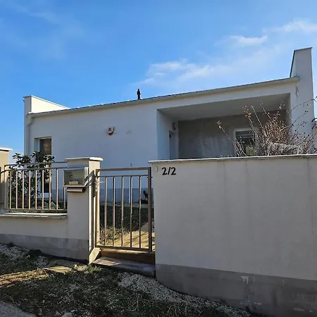 Appartamento Apartmann Gyonyoru Kilatassal